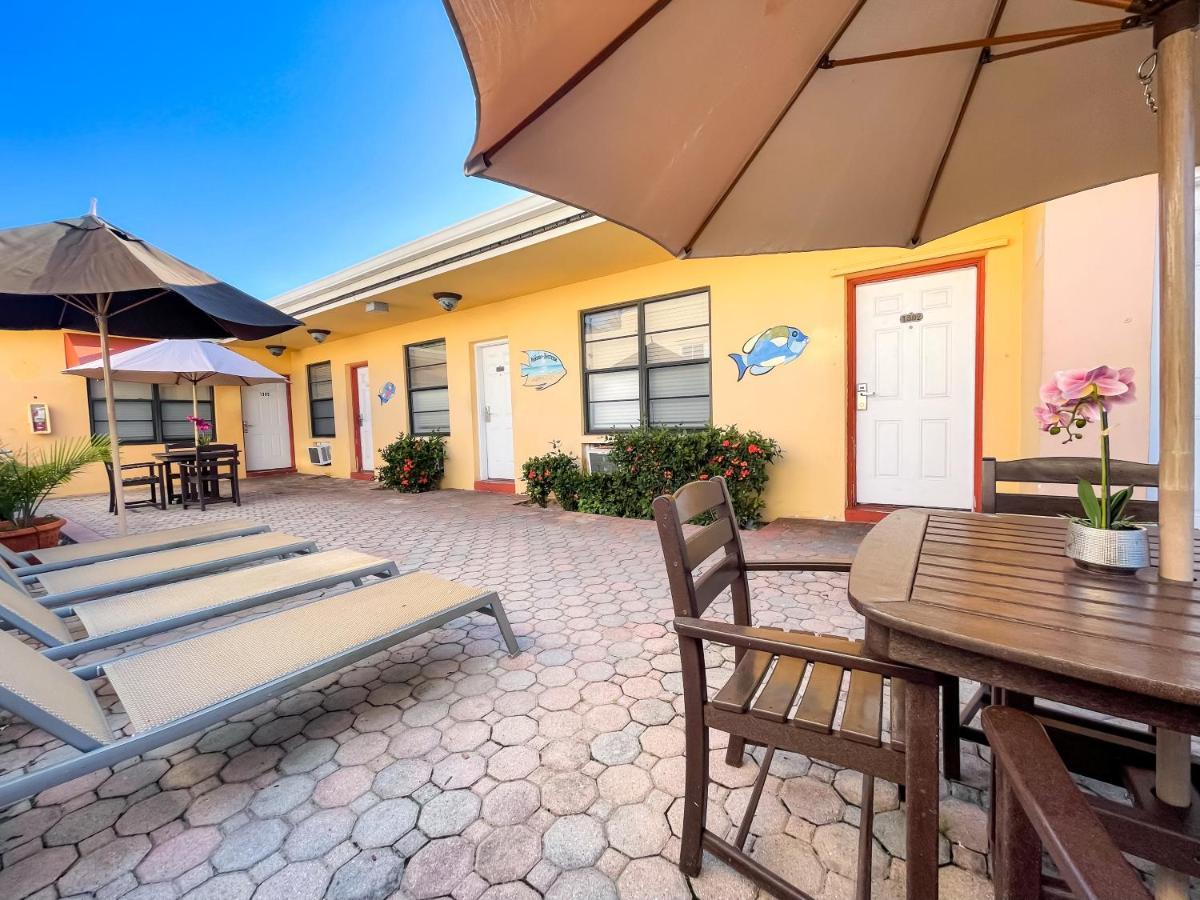 Greniers Hotel Hollywood Bagian luar foto