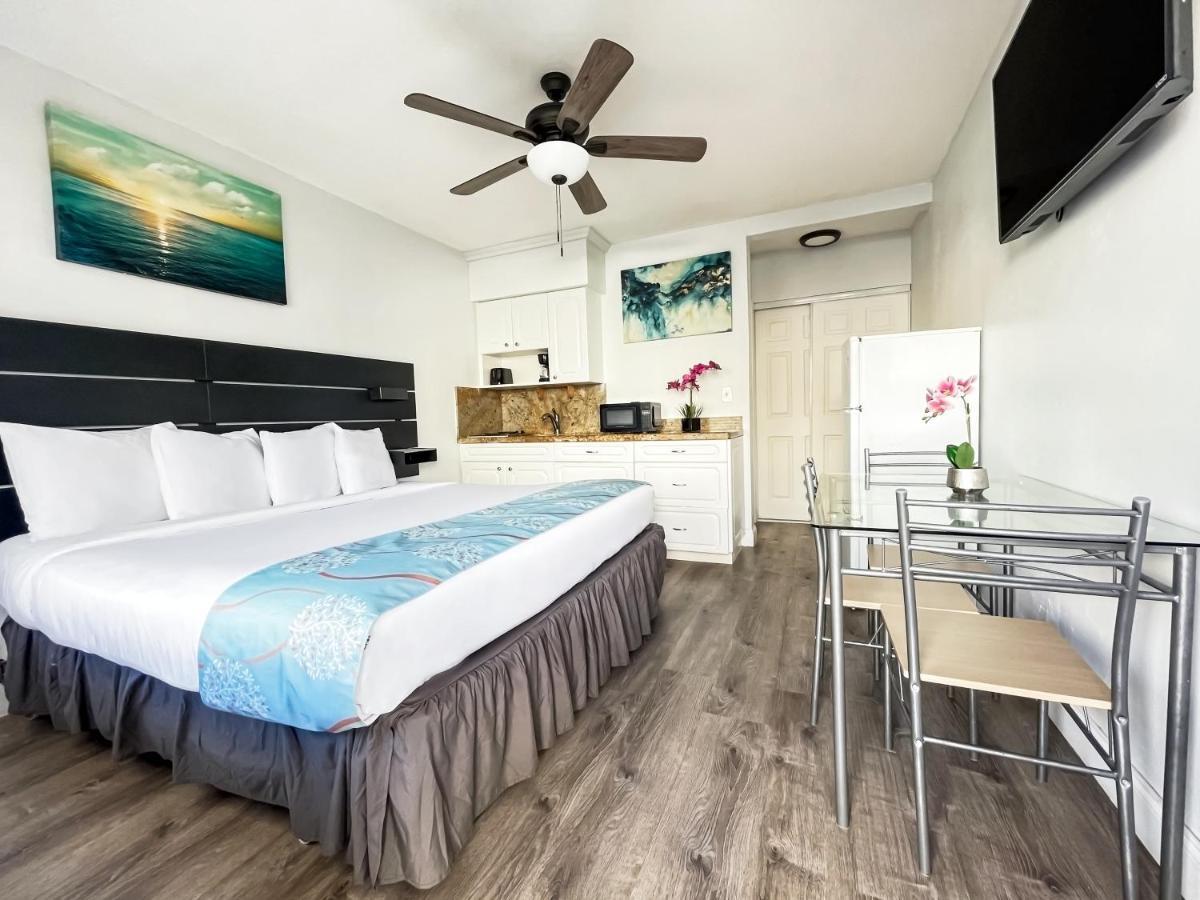 Greniers Hotel Hollywood Bagian luar foto