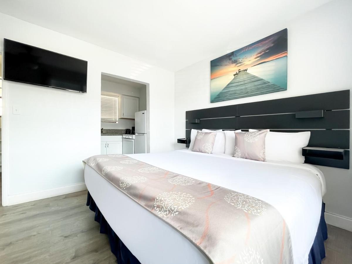 Greniers Hotel Hollywood Bagian luar foto
