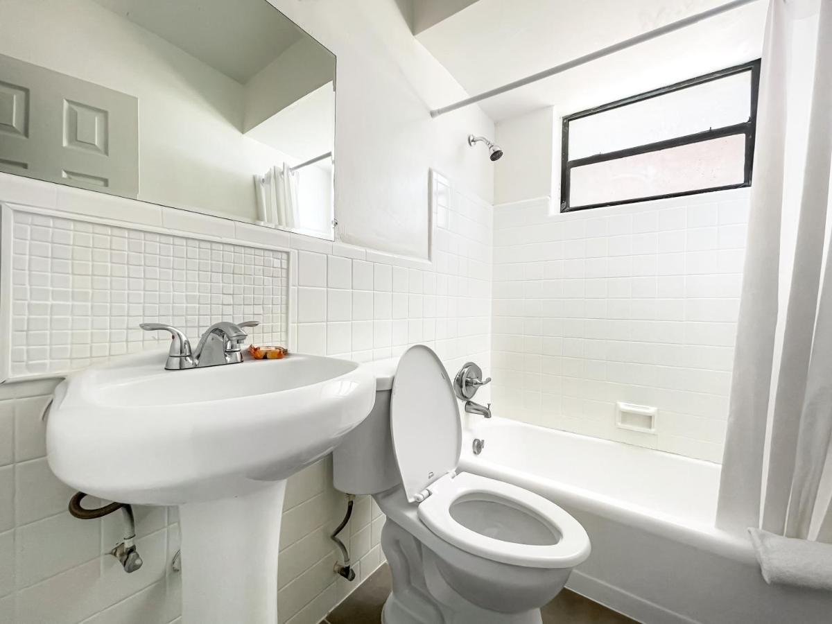 Greniers Hotel Hollywood Bagian luar foto