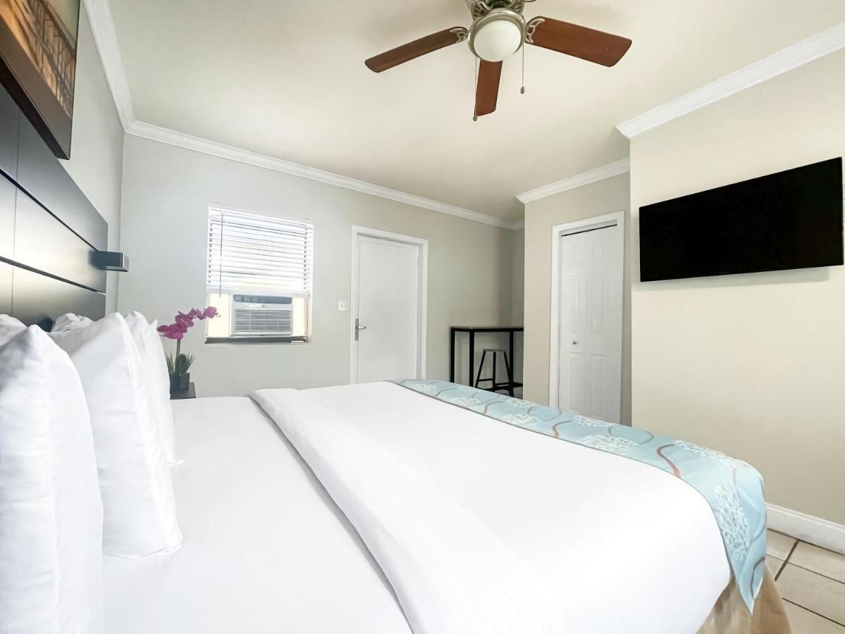 Greniers Hotel Hollywood Bagian luar foto